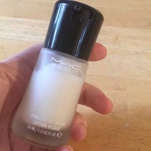MAC mineralized time check lotion/ primer